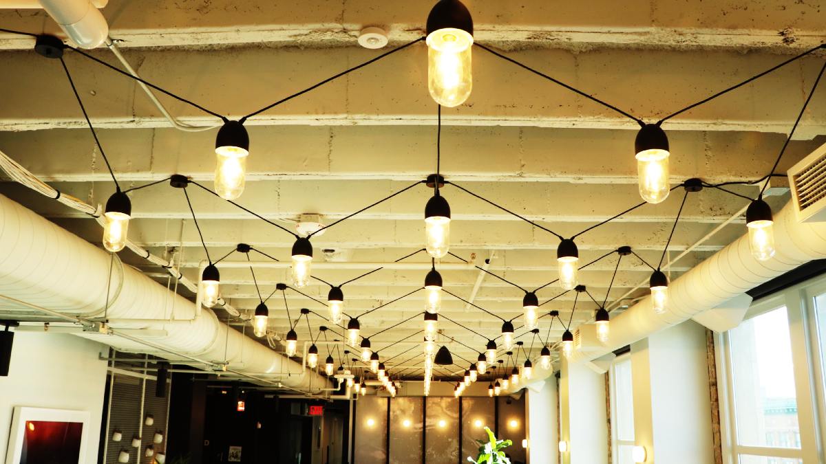 Ideoli creates custom LED end-to-end chandelier for one-of-a-kind lighting application